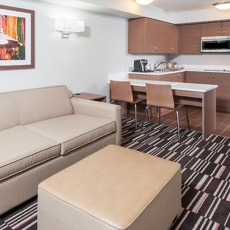 Microtel Inn & Suites By Wyndham Fort Saint John Fort St. John Esterno foto