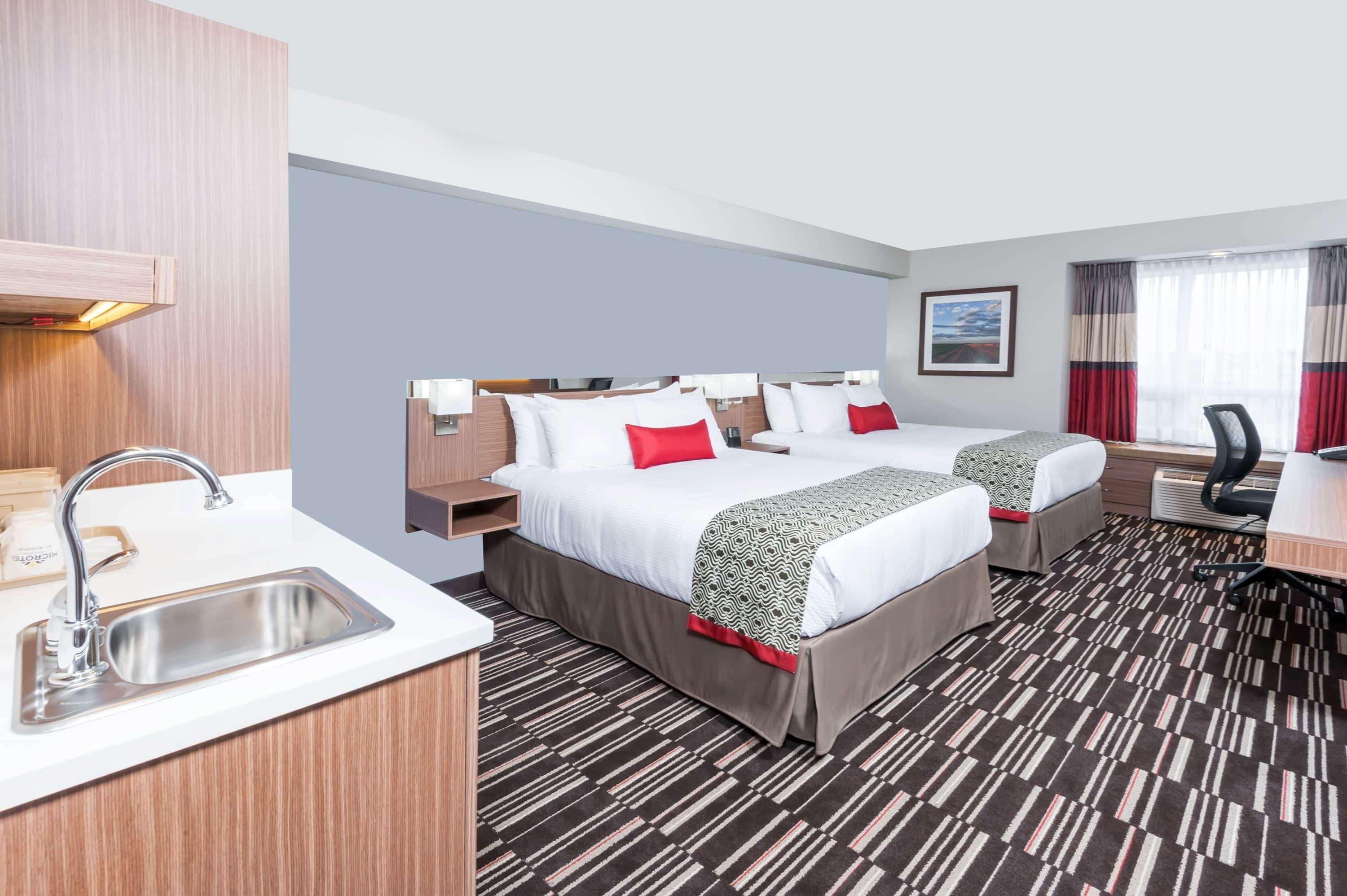 Microtel Inn & Suites By Wyndham Fort Saint John Fort St. John Esterno foto