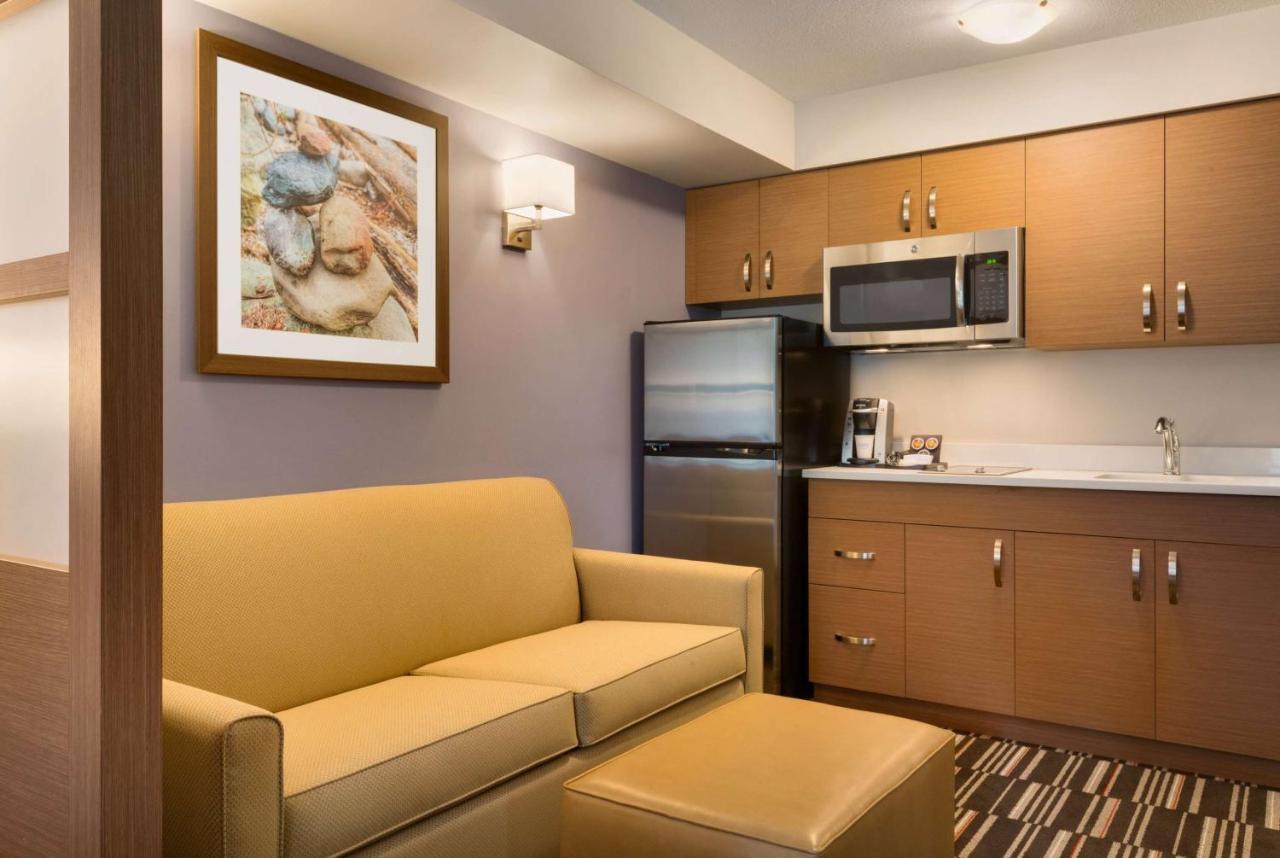 Microtel Inn & Suites By Wyndham Fort Saint John Fort St. John Esterno foto